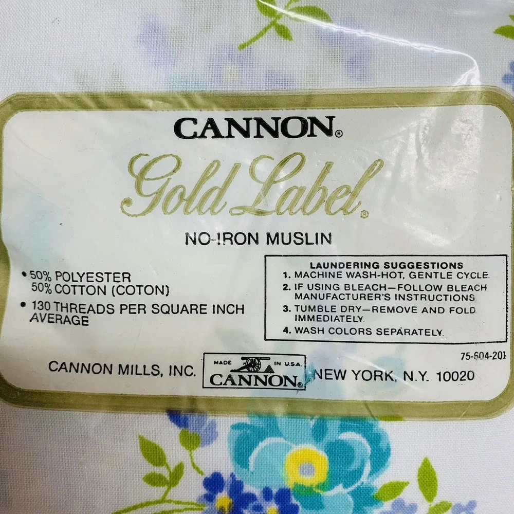 Vtg Cannon Gold Label No Iron Muslin Standard 2 Pillowcases Dainty Floral NOS